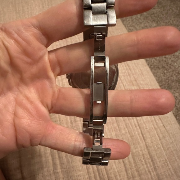 Watch - Picture 2 of 4